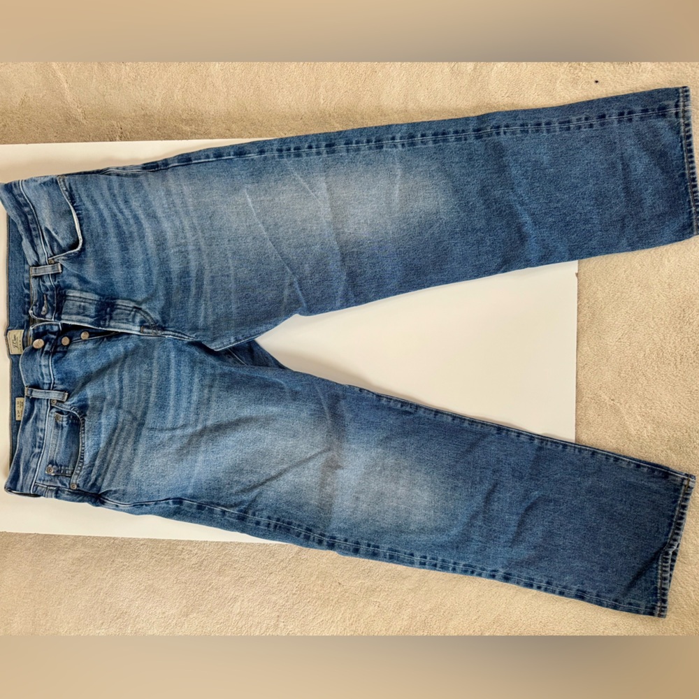 J. Crew Men's Classic Straight Blue Jeans 34W x 32L Medium
Wash